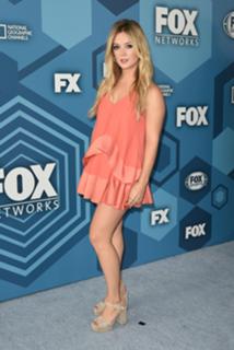 Billie Lourd feet photo thumbnail