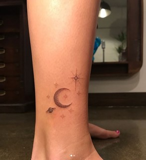 Billie Lourd feet photo thumbnail