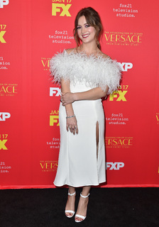 Billie Lourd feet photo thumbnail