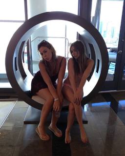 Billie Lourd feet photo thumbnail