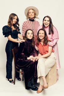 Billie Lourd feet photo thumbnail