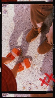 Billie Lourd feet photo thumbnail