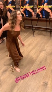 Billie Lourd feet photo thumbnail