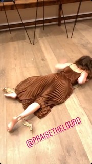 Billie Lourd feet photo thumbnail