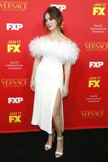 Billie Lourd feet photo thumbnail