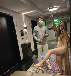 Billie Lourd feet photo thumbnail