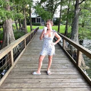 Billie Lourd feet photo thumbnail