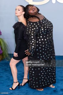Billie Lourd feet photo 6