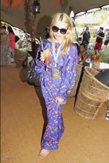 Billie Piper feet photo thumbnail