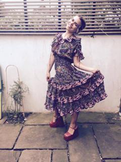 Billie Piper feet photo thumbnail