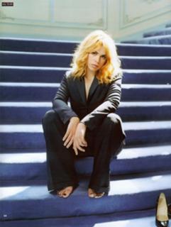 Billie Piper feet photo thumbnail