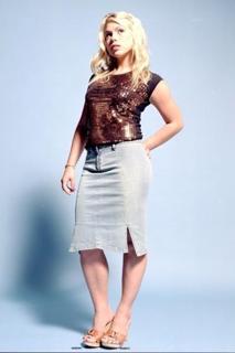 Billie Piper feet photo thumbnail