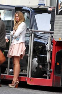 Billie Piper feet photo thumbnail