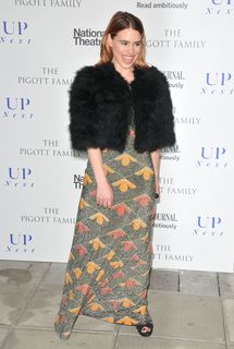 Billie Piper feet photo thumbnail