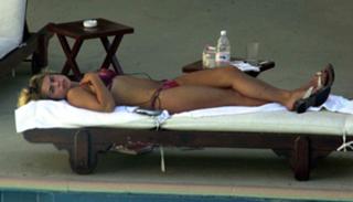 Billie Piper feet photo thumbnail