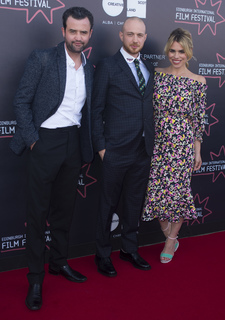 Billie Piper feet photo thumbnail