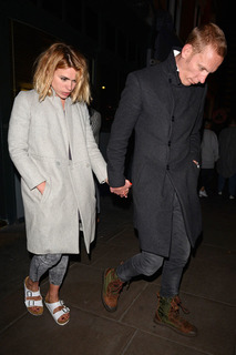 Billie Piper feet photo thumbnail