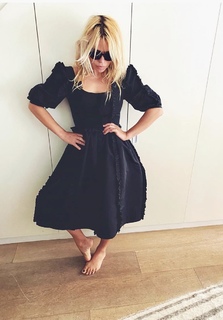 Billie Piper feet photo thumbnail