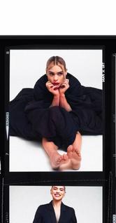 Billie Piper feet photo thumbnail