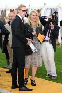 Billie Piper feet photo thumbnail