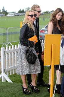 Billie Piper feet photo thumbnail