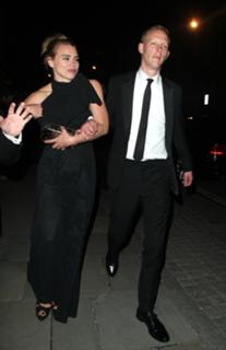 Billie Piper feet photo thumbnail
