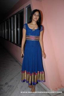 Bindhu Madhavi feet photo 17