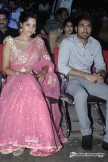 Bindhu Madhavi feet photo 9