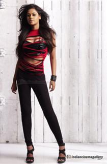 Bindhu Madhavi feet photo 4