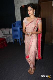 Bindhu Madhavi feet photo 19