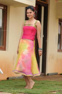 Bindhu Madhavi feet photo 17