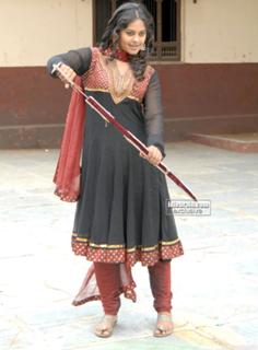 Bindhu Madhavi feet photo 18
