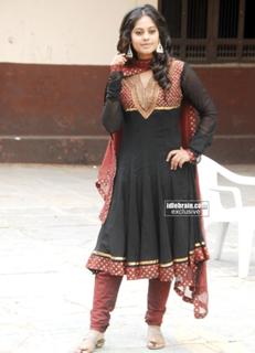 Bindhu Madhavi feet photo 8