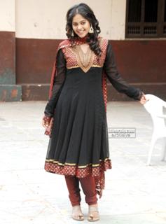 Bindhu Madhavi feet photo 9