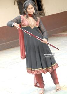 Bindhu Madhavi feet photo 13