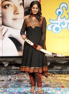 Bindhu Madhavi feet photo 12