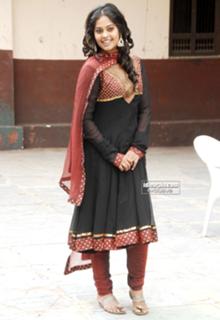 Bindhu Madhavi feet photo 11