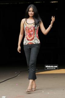 Bindhu Madhavi feet photo 4