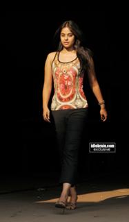 Bindhu Madhavi feet photo 1