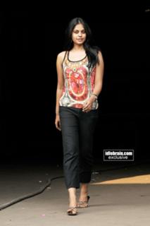 Bindhu Madhavi feet photo 20