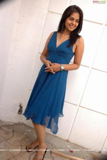 Bindhu Madhavi feet photo 9