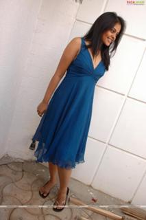 Bindhu Madhavi feet photo 6