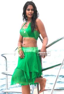 Bindhu Madhavi feet photo 5