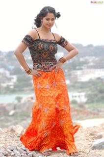 Bindhu Madhavi feet photo 6