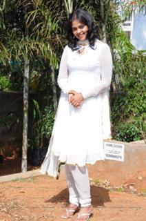 Bindhu Madhavi feet photo 11