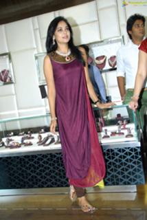 Bindhu Madhavi feet photo 12