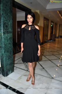 Bindhu Madhavi feet photo 10