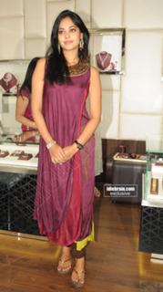 Bindhu Madhavi feet photo 14