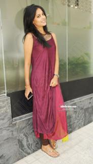Bindhu Madhavi feet photo 11