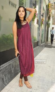 Bindhu Madhavi feet photo 7